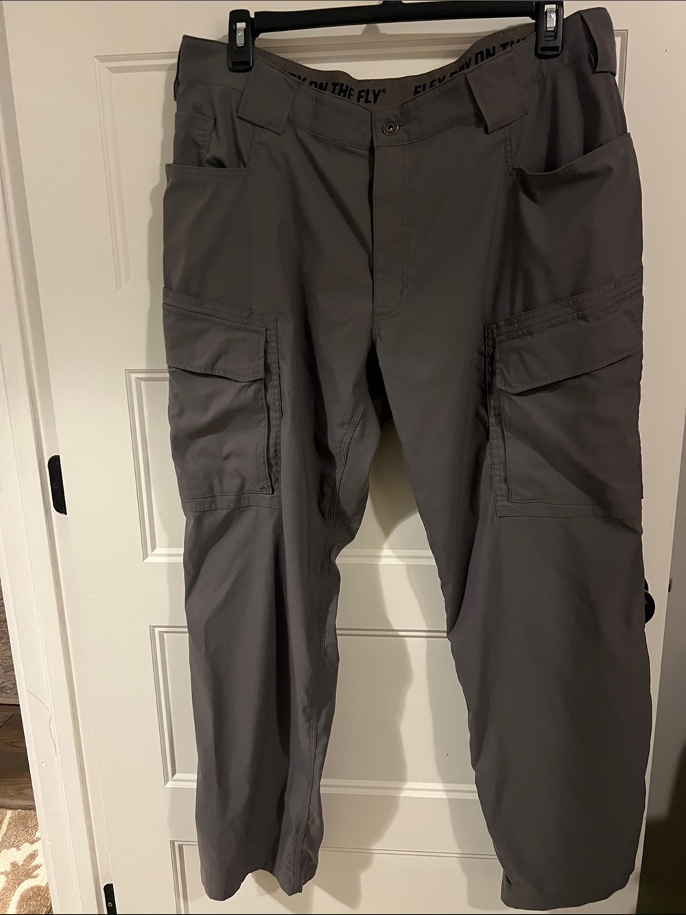 Duluth Trading Co Men's Cargo Pants in Charcoal Gray